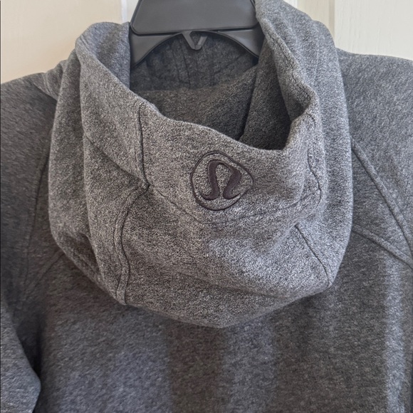 Lululemon Scuba Full Zip Hoodie. Dark grey color size 10. Like new! - Picture 5 of 6